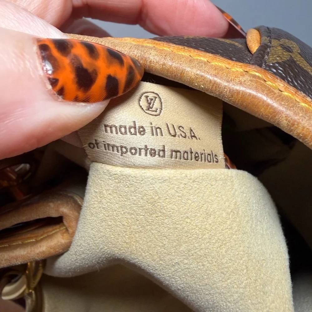 Louis Vuitton Galleria PM Monogram Shoulder Bag with COA - Picture 6 of 16